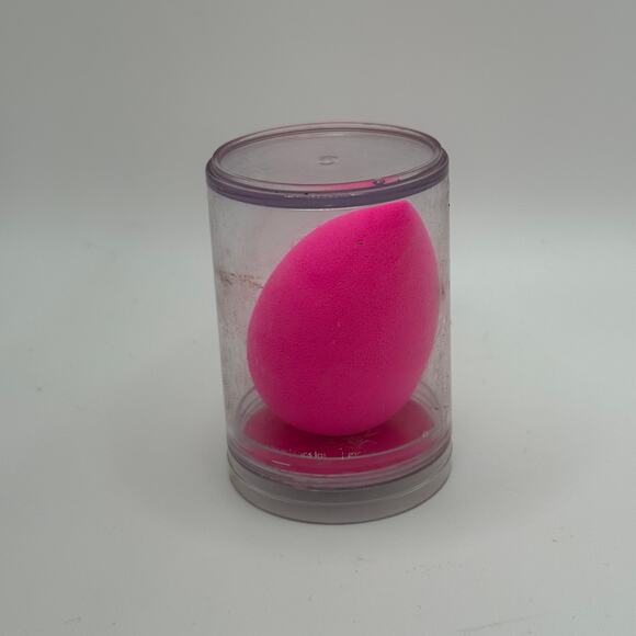 Beautyblender the Original Makeup Sponge Super Soft Foam Made in USA - Picture 3 of 4